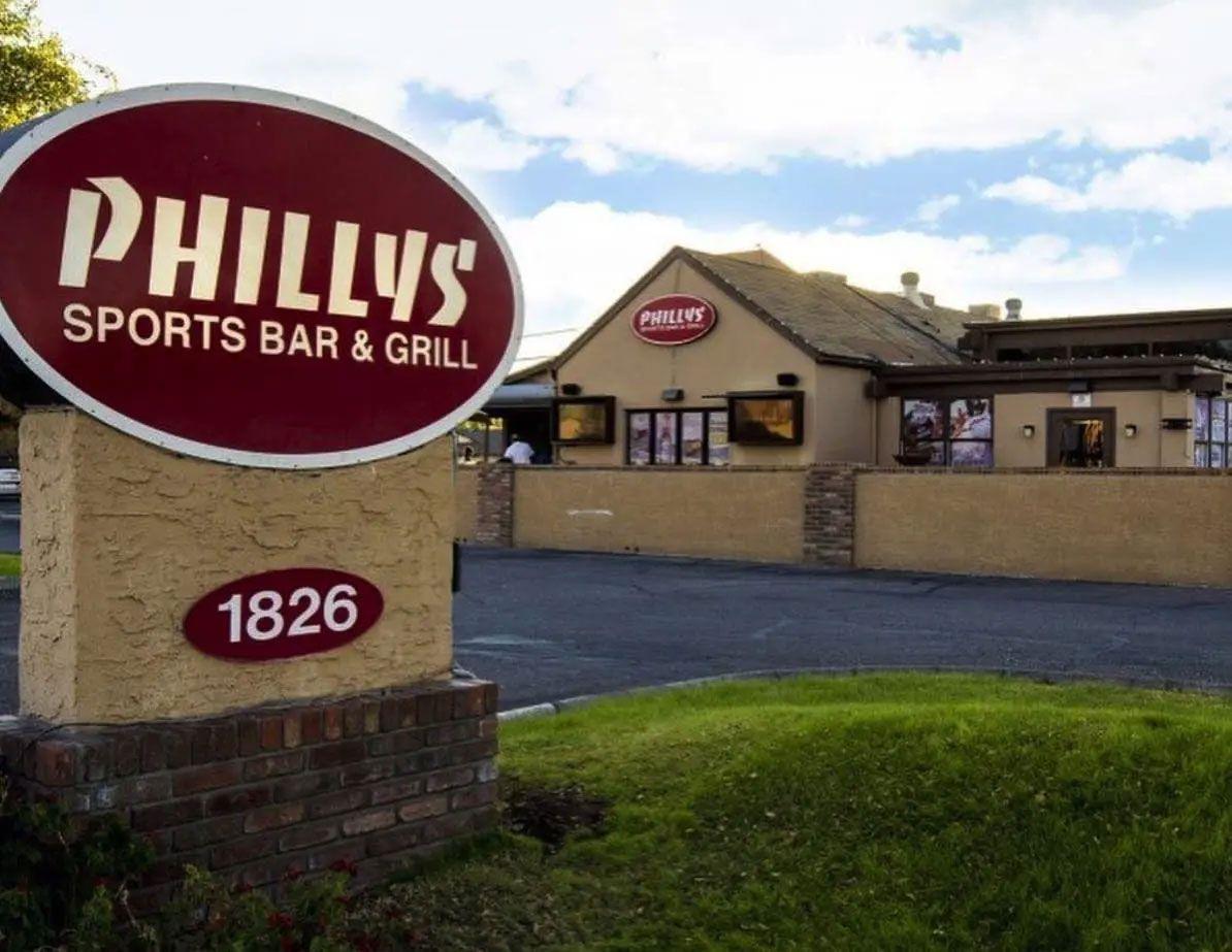 Philly's Sports Grill cover image